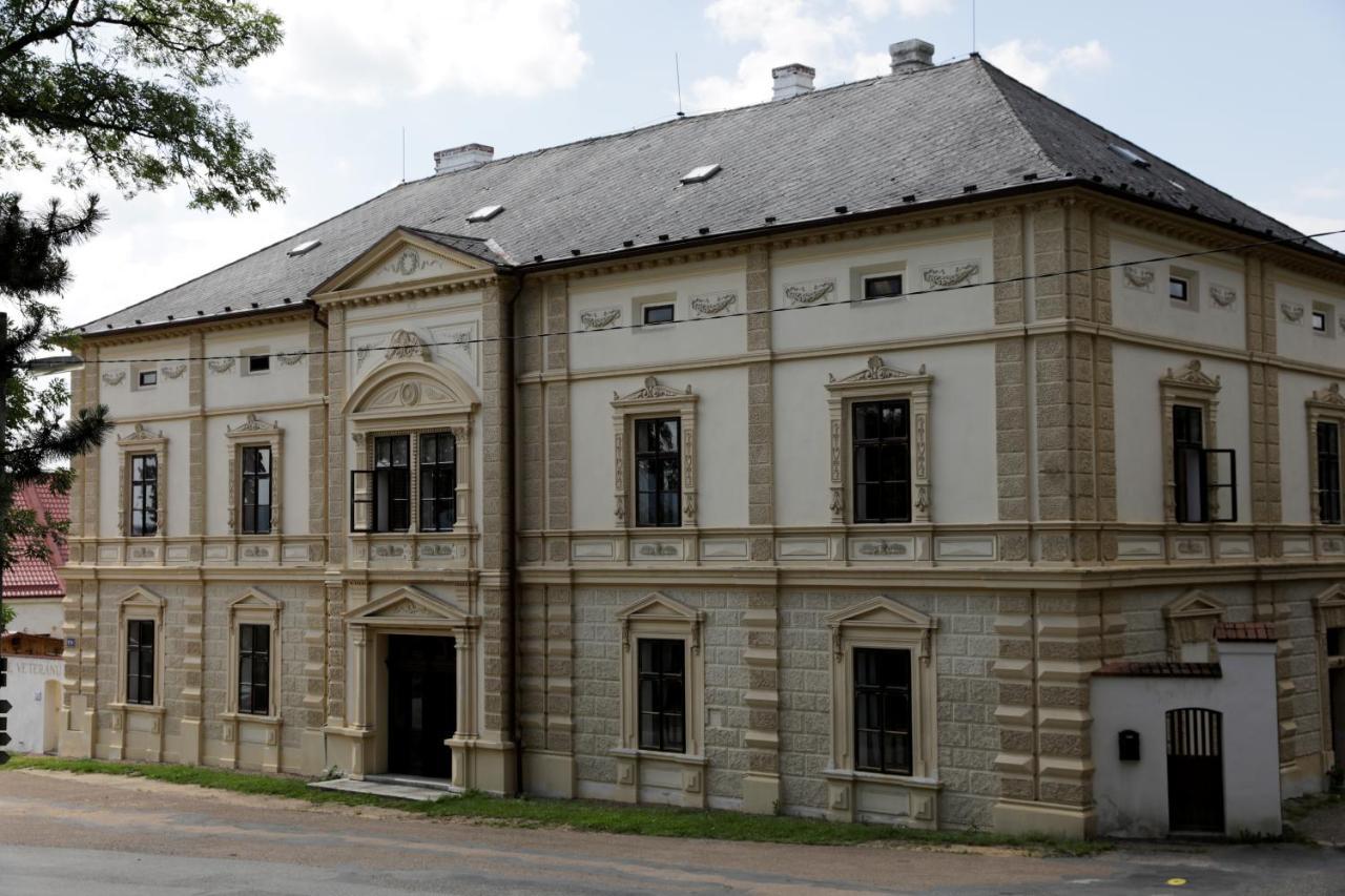 Historicke Apartmany Zelenohorska Posta Nepomuk Exterior foto